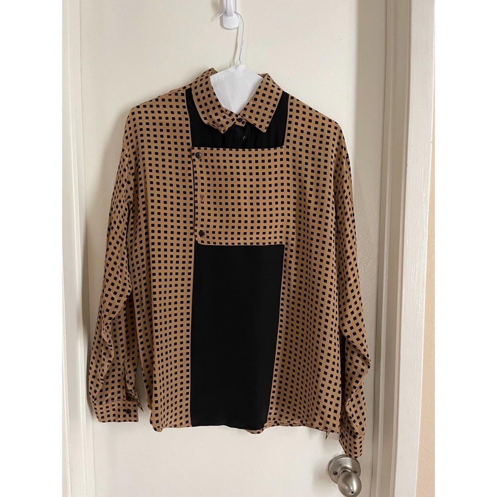 Vintage silk blouse from Amsterdam // button bib detail